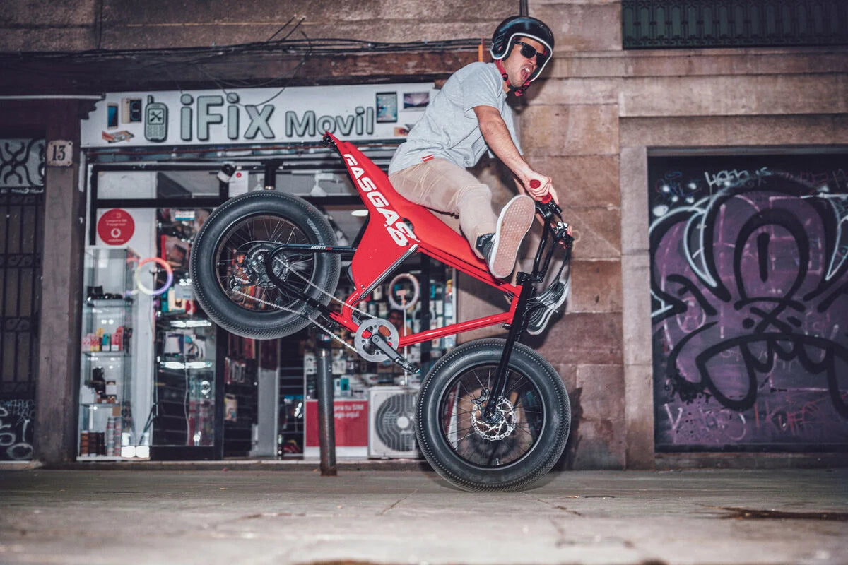 Leeftijdsgrens en helmplicht voor fatbikes: Wat zijn de regels?